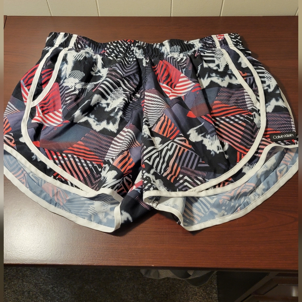 Calvin Klein Women's stretch waist running shorts. Size Medium.